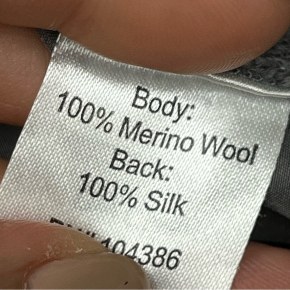 Garnet Hill Gray V-Neck Sweater - Picture 4 of 5